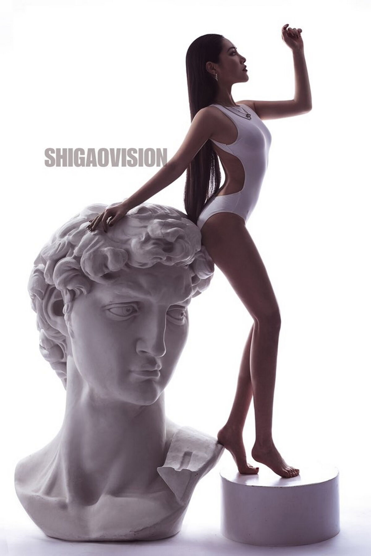 [HD/720p] FC2PPV 3285040 初撮影・顔出し！！3日限定1980pt！！下着が見えそうなくらいのミニスカートから覗く挑発的な生足に理性を失い野外猥褻！！興奮した専門学生をホテルに連れ込み2回生中出し！！！